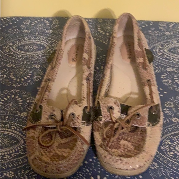 Nice Sperry shoes only worn once.